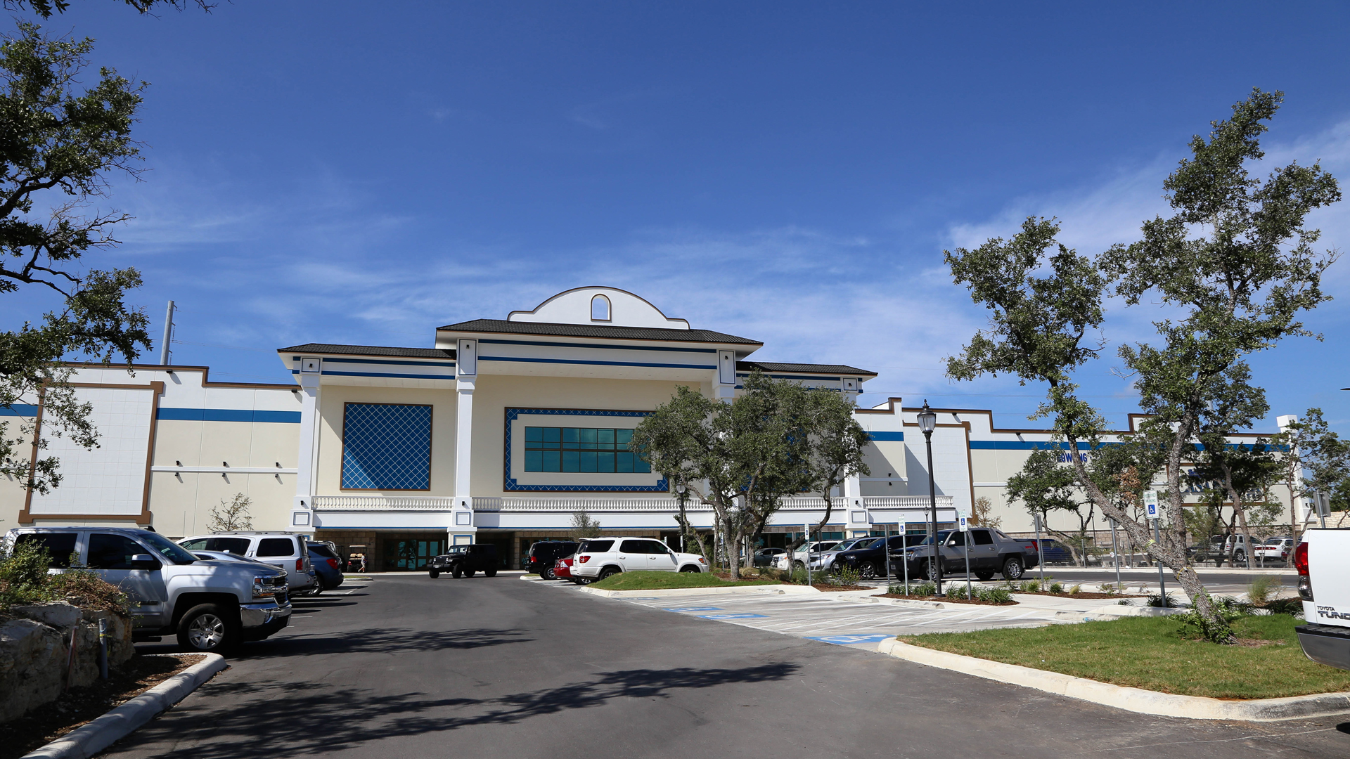 Santikos Casa Blanca MK Marlow